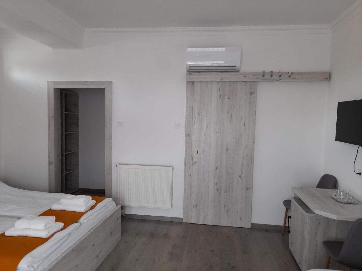 Orion Panzio Bed & Breakfast Hajduszoboszlo Ngoại thất bức ảnh