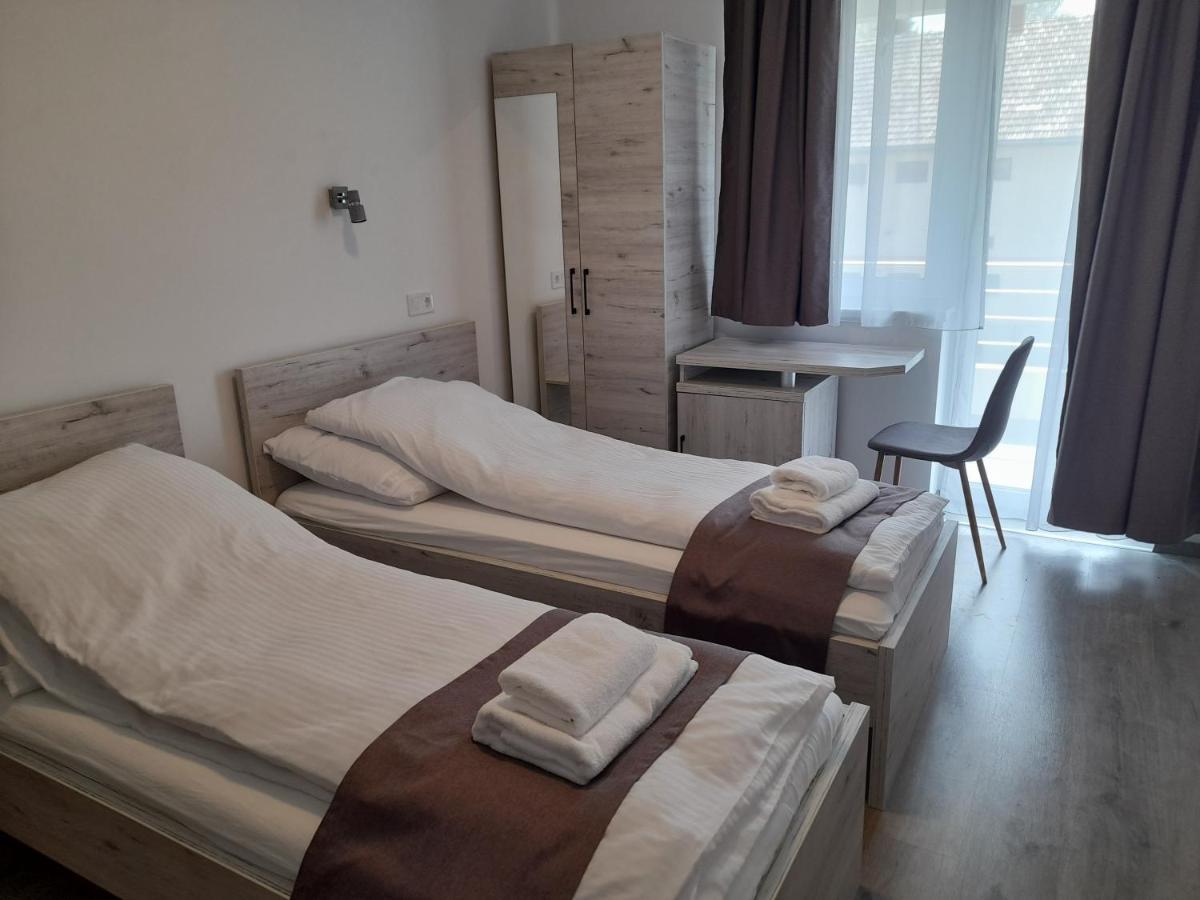 Orion Panzio Bed & Breakfast Hajduszoboszlo Ngoại thất bức ảnh