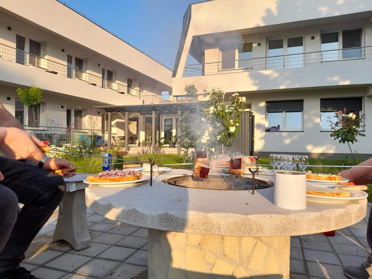Orion Panzio Bed & Breakfast Hajduszoboszlo Ngoại thất bức ảnh